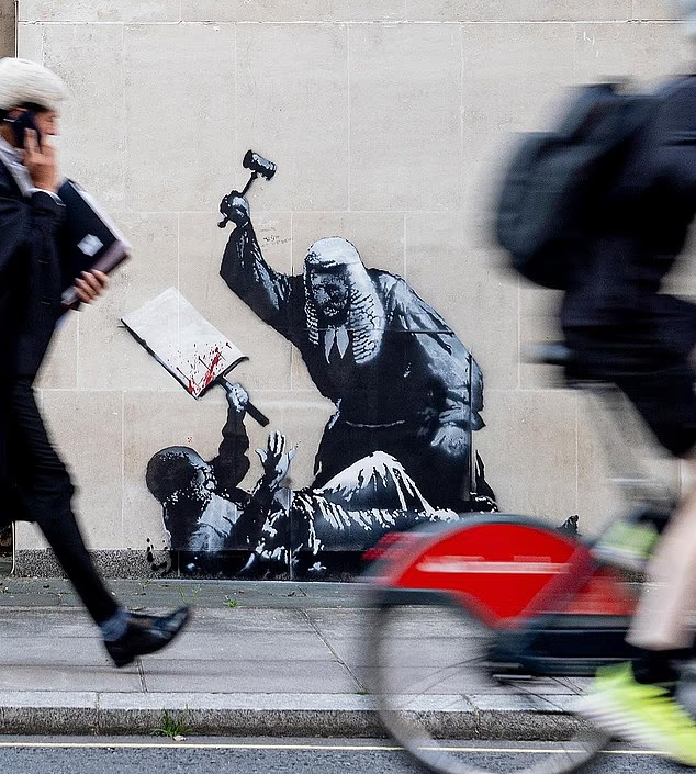 Banksy yeni eseriyle Londra'da: Yasaklanan 